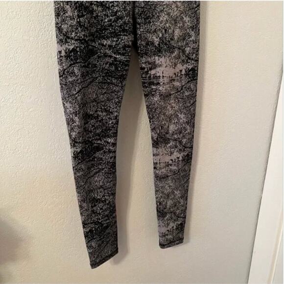 Athleta Elation Glades 7/8 Tights - Picture 4 of 7